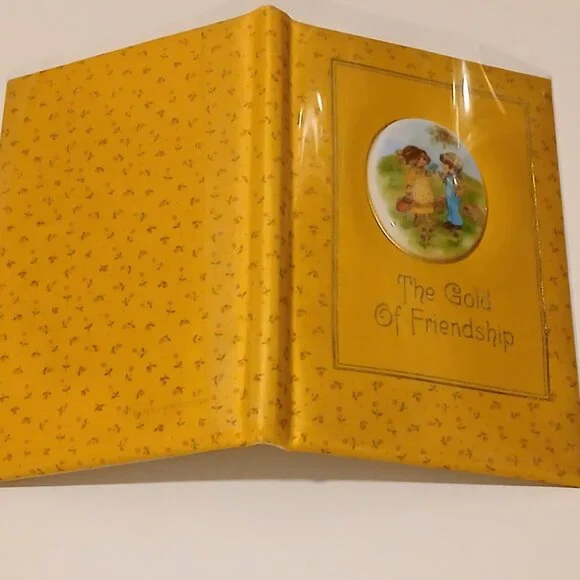 Vintage 1974 Hallmark Hardcover Book, The Gold Of Friendship GUC - Picture 2 of 6